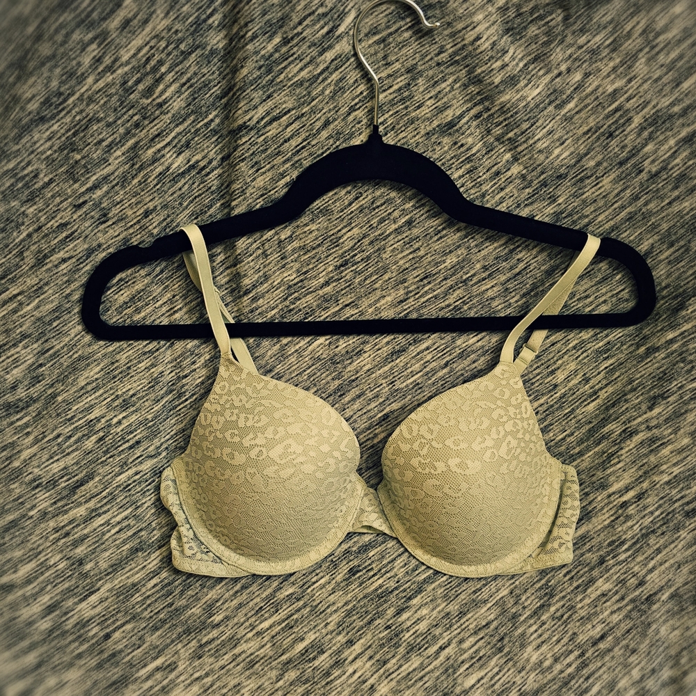 PINK Sage Green Lightly Lined Wear Everywhere Bra